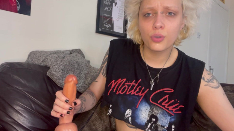 Glitterqueen1999: Sessiz sigara içen elle muamele joi sakso tükürme uzun dil