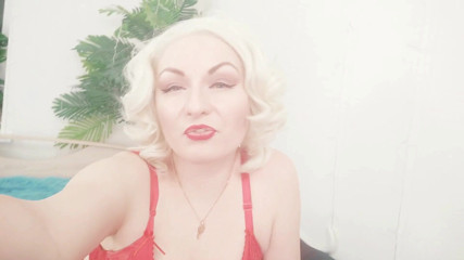 Arya Grander: Video de dominatrix en primer plano