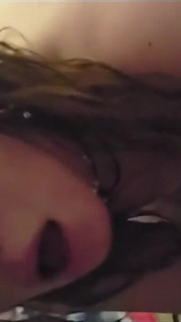 Heiße geile &hungrige MILF verschlingt schwanz