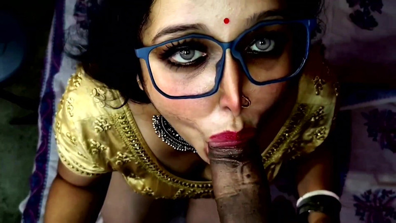 Aou36: Indian Desi Bhabhi Fucking with Her Husband S Boss