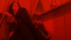 Dominatrix Redsonyja: Je m’excuse pour ce mal de tête, tu me manques...