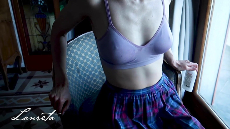 Lanreta: Oiling up neck in a chair, soft erotic movements