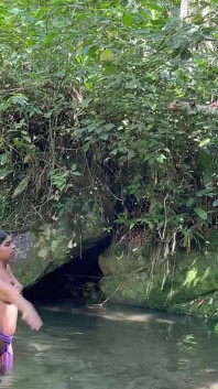 Ich ficke unbekanntes latina-mädchen, während sie einen schönen tauchgang im see macht