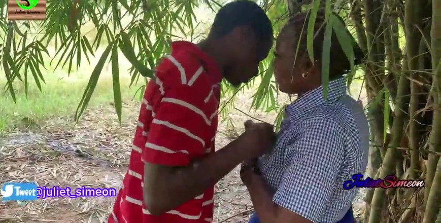 Julietsimeon: Julietsimeon那个女孩，在灌木丛里被一个农民干了。