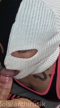 Twink Jest Gównianym Dozorcą, Więc Dostaje Zapłatę Kutasem I Spermą!