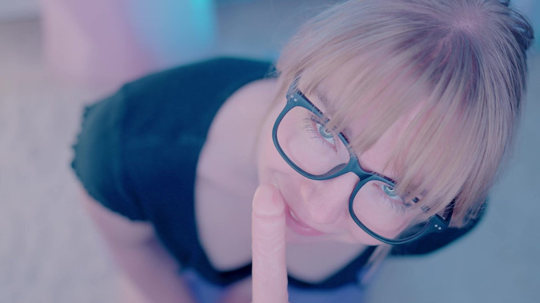 Jolie Lyon: Nejlepší kamarád nevlastní sestry je pornohvězda