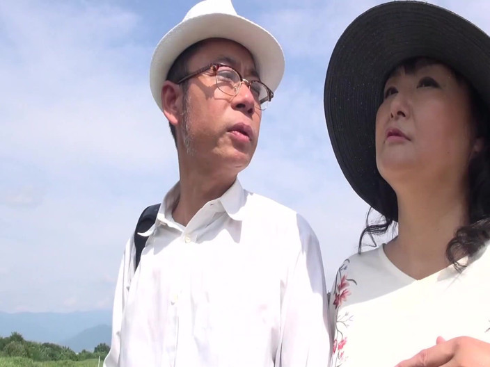 Vulture: A Mature Couple Who Haven't Had Sex on a Trip...