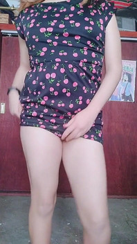 Sissy v sexy šatech