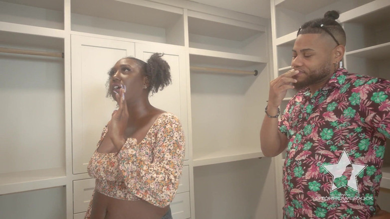 Star Power Media: 房屋猎人在潜在房子的衣柜里做爱