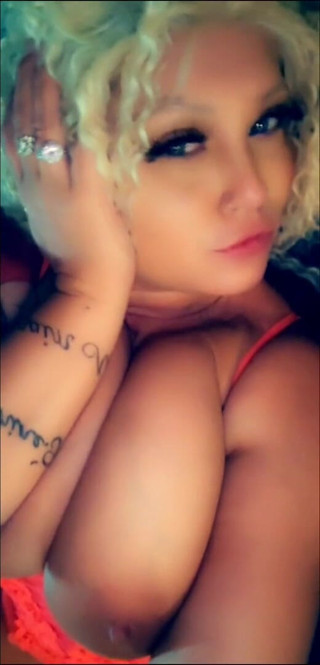 SuperHeadStormyRae: La tua ragazza biricchina