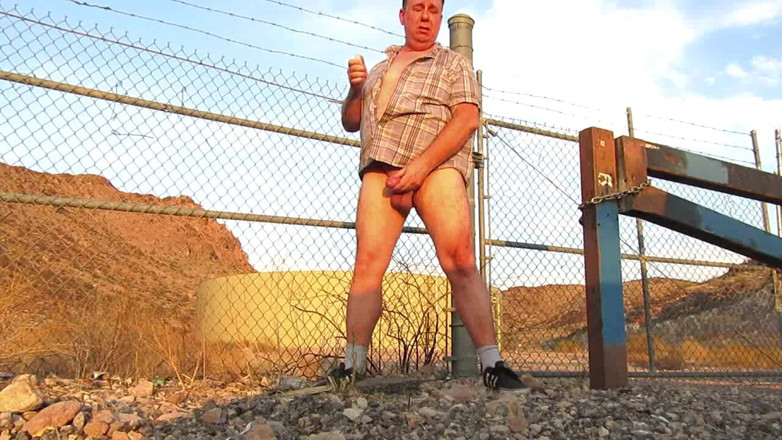 The porky pervert: Le Branlette d’eau