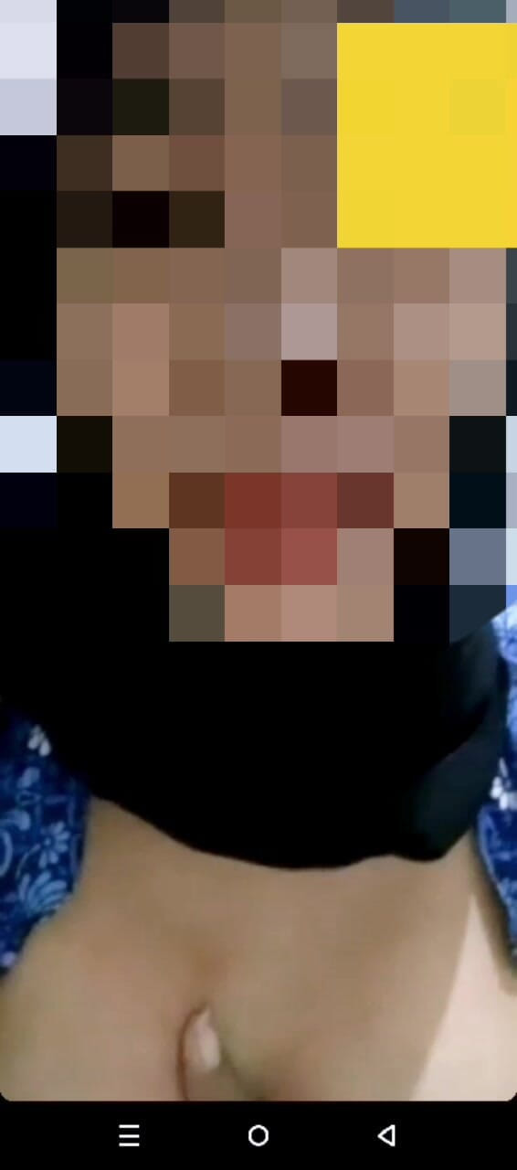 Astriana88: 病毒式传播 一位ASN展示她丰满的胸部
