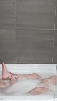 Two Horny Teens in Bathtub