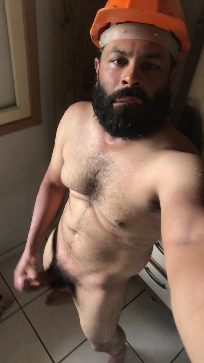 i7Bernard: Improvisierte Masturbation zur Premiere von Casa Nova.