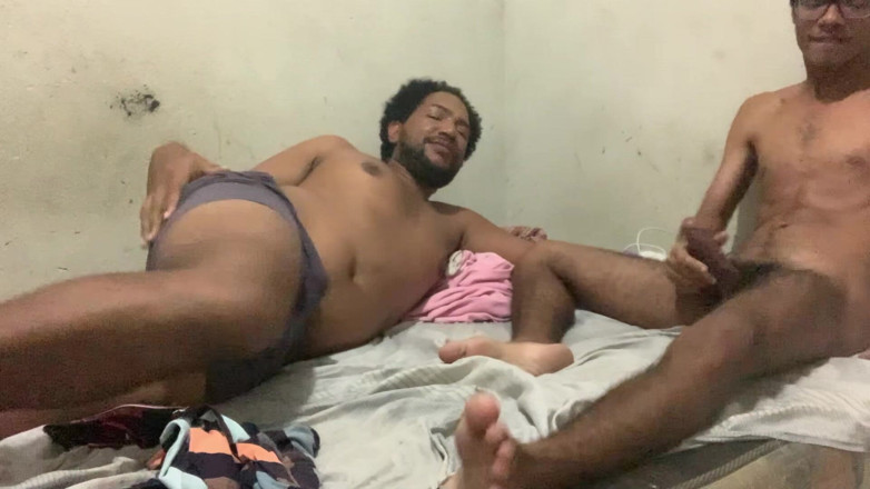 Couple 2 Black: 비디오 0410 우리는 안전, 우리는 잘, 우리는 당신을 모두 그리워