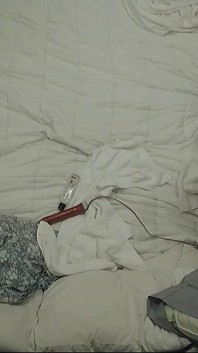 我穿戴式假阳具的故事 - 我把他关在笼子里，用我的大绑带让他射在笼子里。