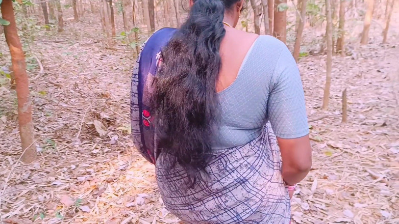 Telugu honey lips: Indischer outdoor-sex. Desi Bhabi fickt ehemann im wald. Telugu dirtytalk.