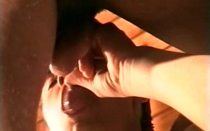 Gay RetroX VHS: Şehvetli adamlar vücut oyunu #8