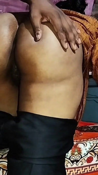 Primera vez anal india apretado virgen coño infiel esposa con marido Tasneem hindi audio