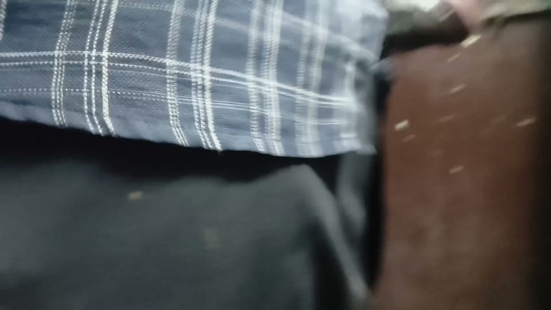 CarvingShovel: Tamil Boy Piss in Toilet