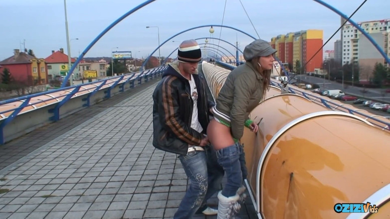 Zizi Vids: Nejrajcovnější ghetto je tam, kde lze venkovní chov provádět v...