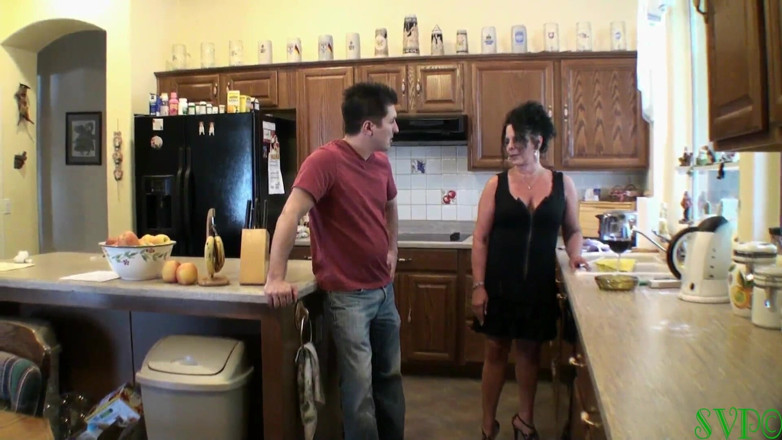 Nasty grannies: Pumička GILF promluvila do sexu s nevlastním vnukem Kapitola 1