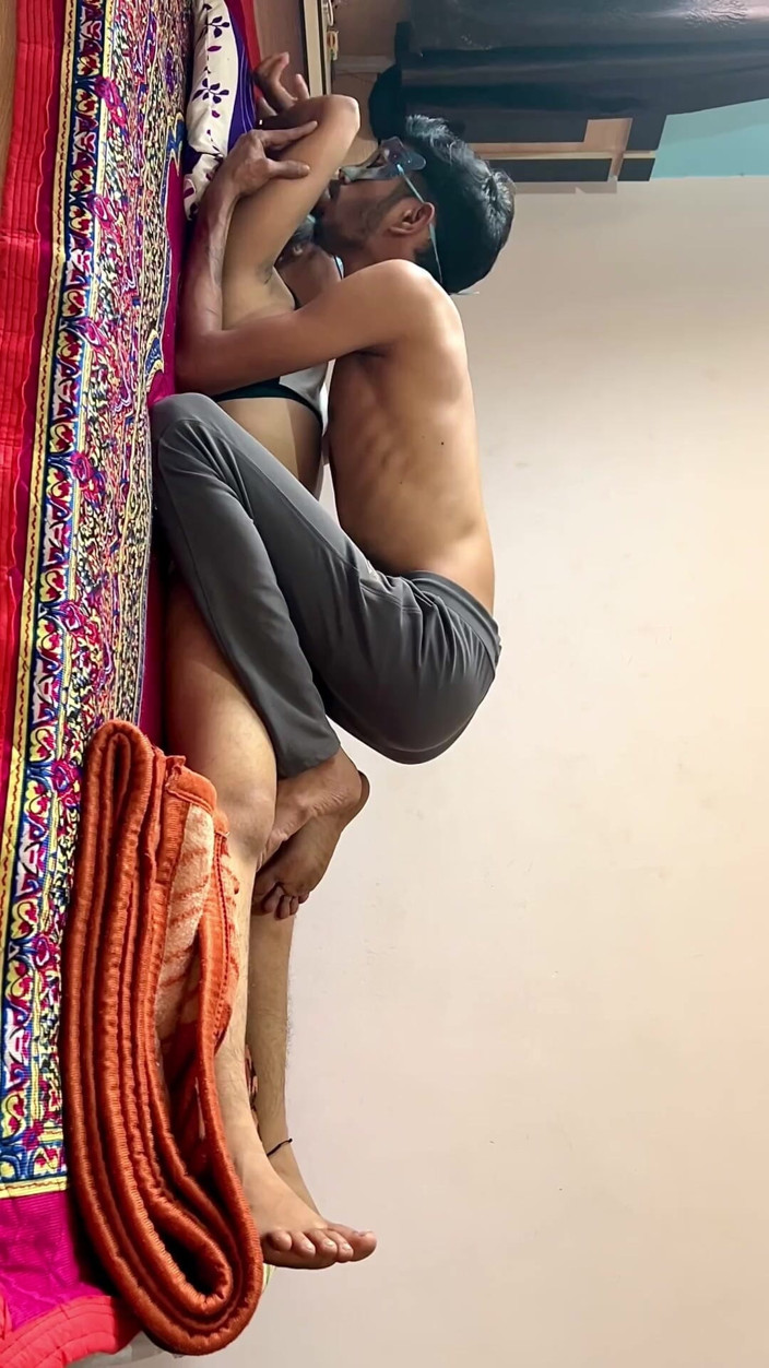 vinu5460: bhaabhi ki pyar se chudaee