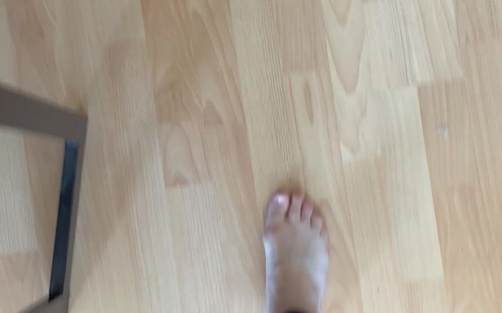 Feet: Đi chân trần