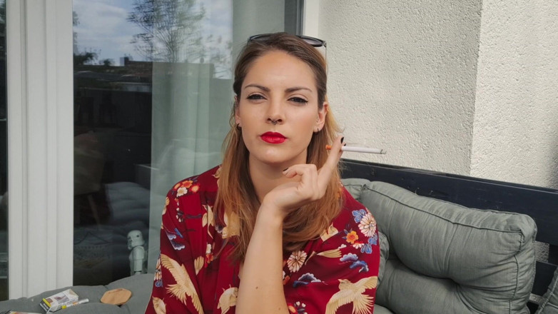Naughty Natascha: Asap petang yang tenang