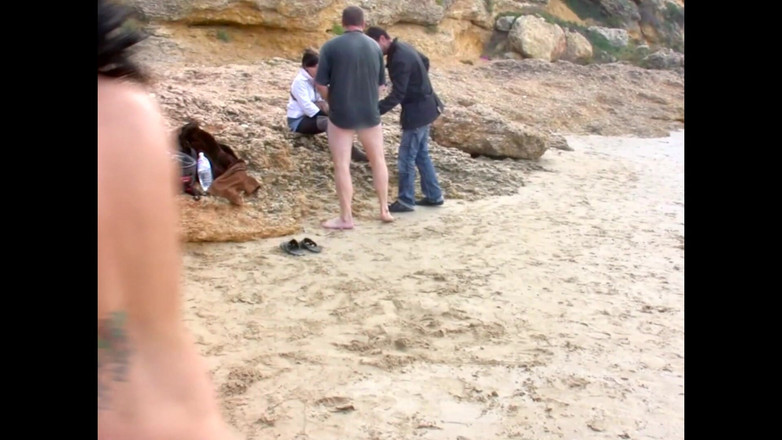 Adultwhisper: 사람들은 또한 섹스를 하기 위해 해변에 갑니다!