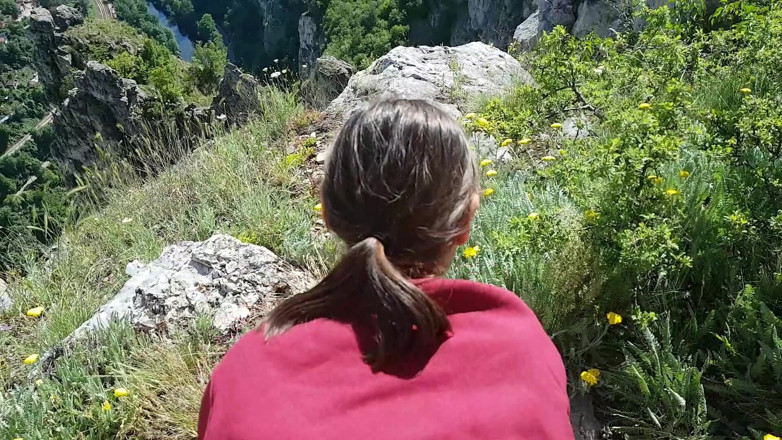 Tiny Teena: Outdoor doggy and BJ on a cliff