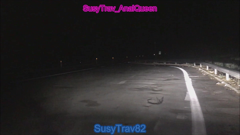 SusyTrav_AnalQueen: Combinaison en plein air, nue