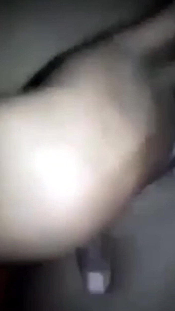 Horny_Tina: Desi Bhabi Tina Mustibution futându-se cu degetul nud partea 1