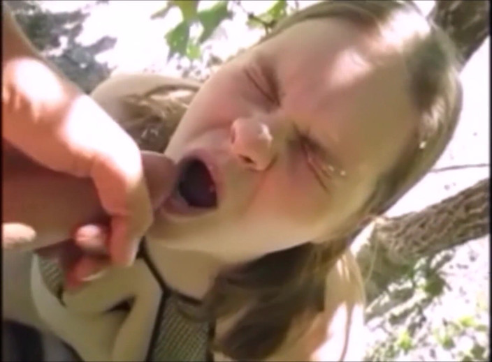 Sadee Rain: Compilation d'éjacs faciales torrides avec une énorme dose de sperme