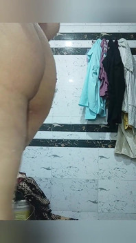 Priya bhabi mostra una grande figa
