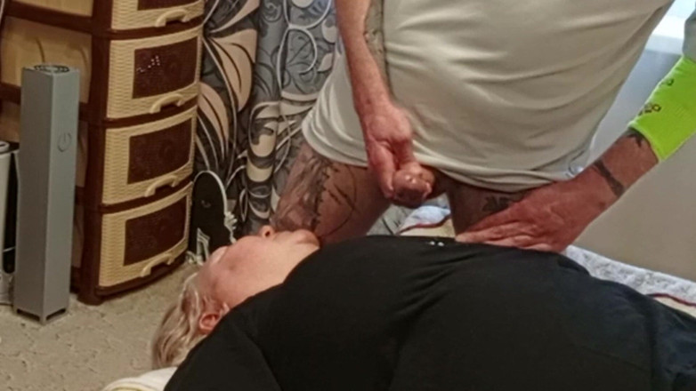 Zona901: Ich wichste meinen schwanz ab, um auf meine stiefmutter zu...