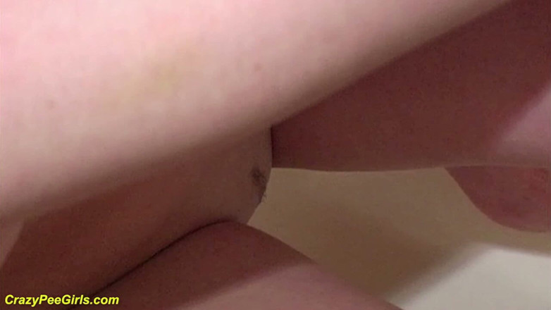 Pure Pee: แหกหีและฉี่