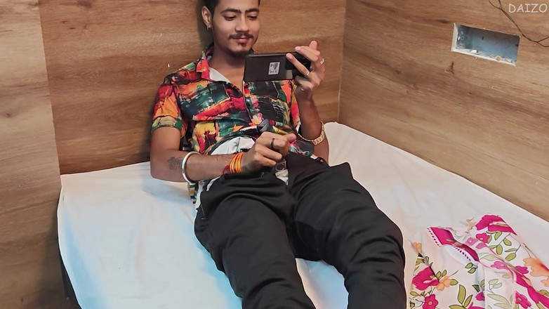 AlexDaizo: 继姐想要吃我的精液