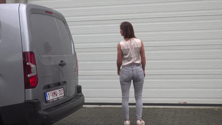 Flemish Filth: Exploradora de coño Bodo se folla a la gema belga...