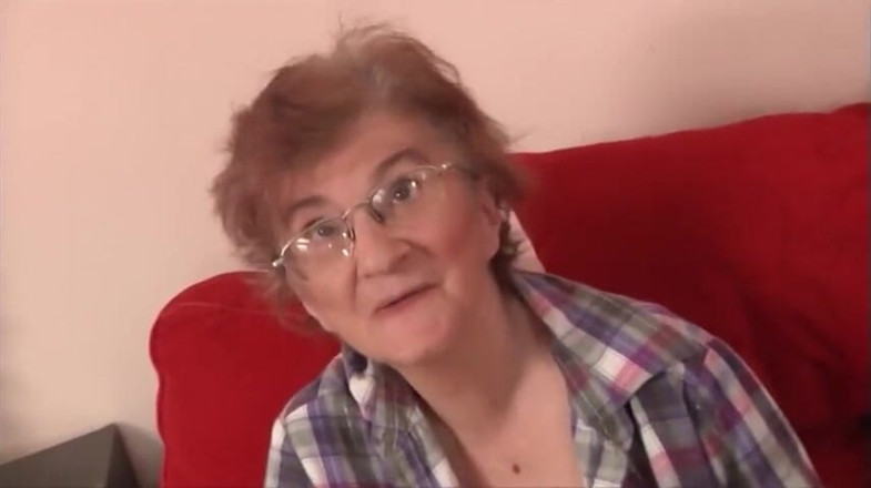 Muschi movie official: Vecchia piccola donna figa cazzo sesso a tre