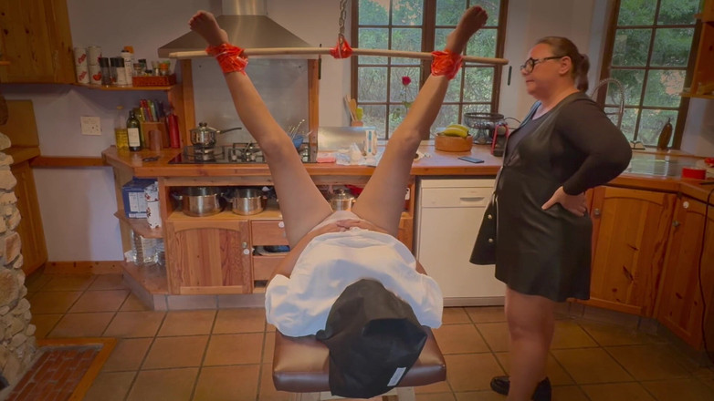 Mistress April: 不要忘了你的手机玫瑰