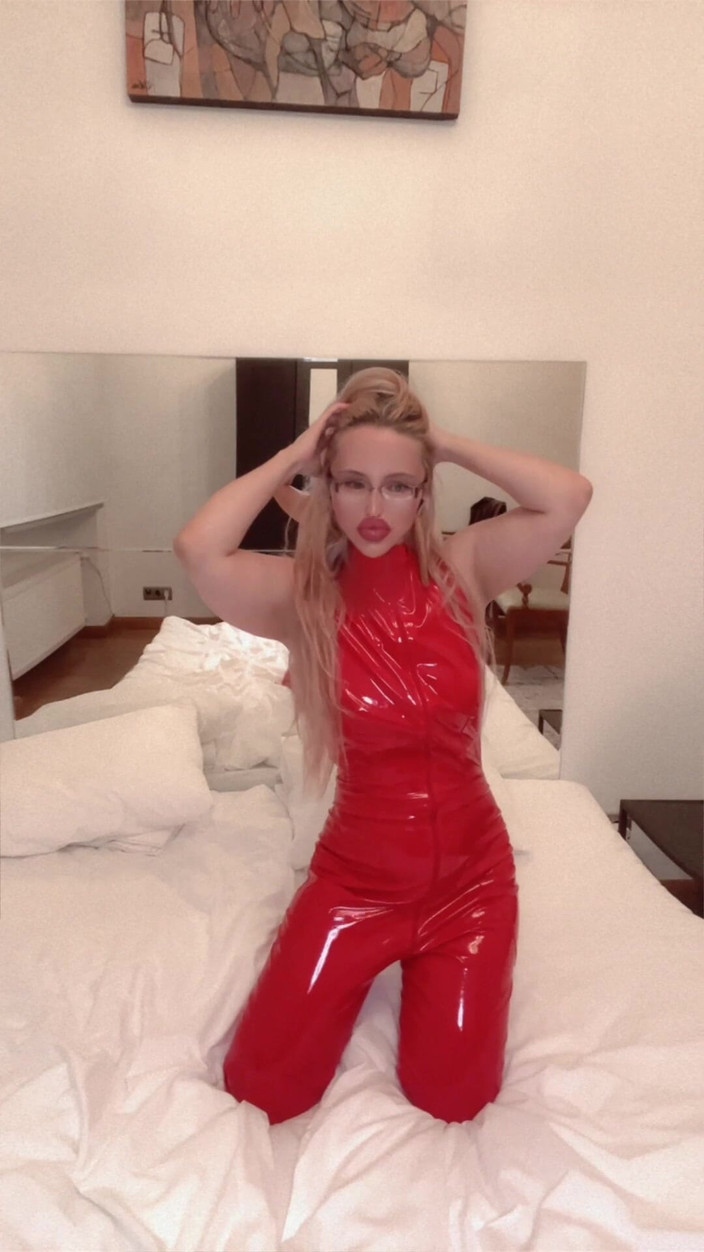 FinDom Goaldigger: 아니 화이트 파티 팬 클립 에디션에서