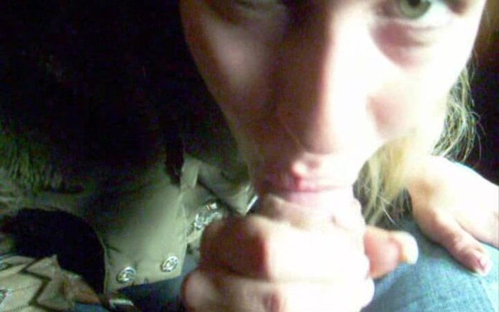 Blondehexe: Pijpen op de hoge stoel