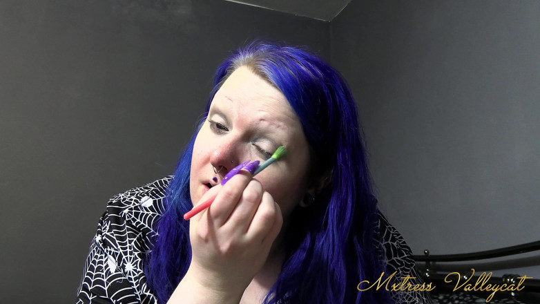 Mxtress Valleycat: Raspando minhas sobrancelhas