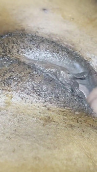 Linda é possuída por bbc e tenta vibrador anal pela primeira vez