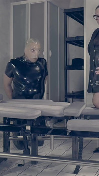 Bà chủ Dominatrix April - bảo trì nô lệ