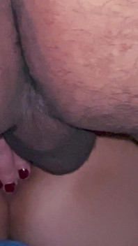 La MILF De Al Lado Abre Sus Piernas Parte 2