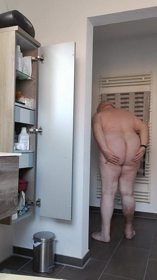 Karlchengeil: Nějaká show po sprše