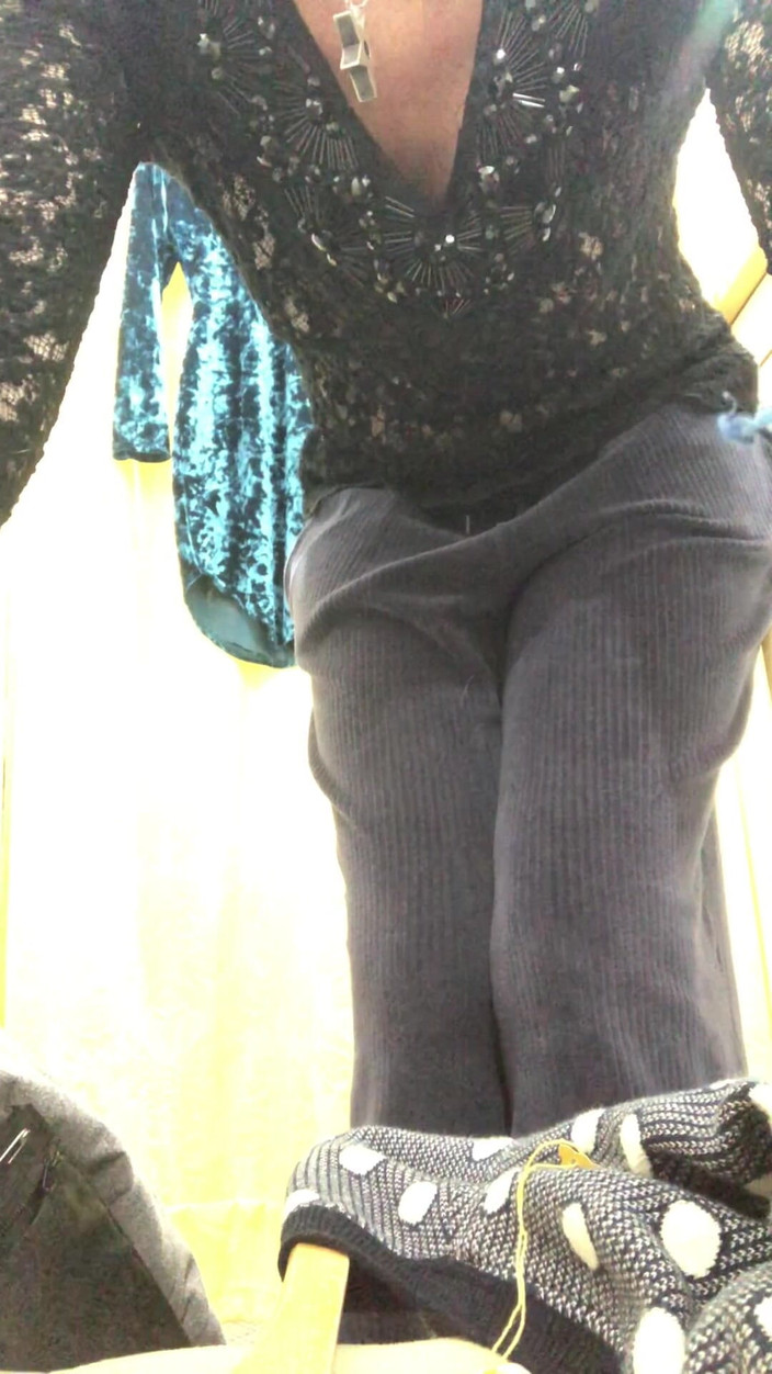 MistressWriggler: Když se svlékání je jediný způsob, jak jít na veřejnosti!