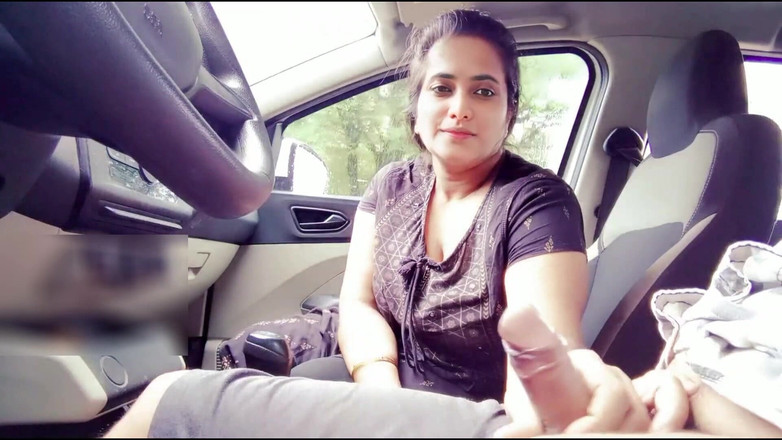 Your Arya: Krásná přítelkyně byla navržena jejím přítelem tím, že jí daroval zlatý...